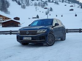 Jeździłem nowym VW Touaregiem 3.0 V6 eHybrid. W mieście na prądzie, na autostradzie na benzynie