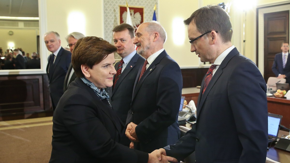 Rząd Beaty Szydło podsumował pół roku swojej pracy