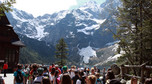 ZAKOPANE TATRY MORSKIE OKO TŁUMY WYCIECZKI (Tłumy turystów nad Morskim Okiem)