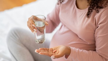 Nowe badania: paracetamol może zaburzać rozwój zarodka i obniżać szanse na ciążę