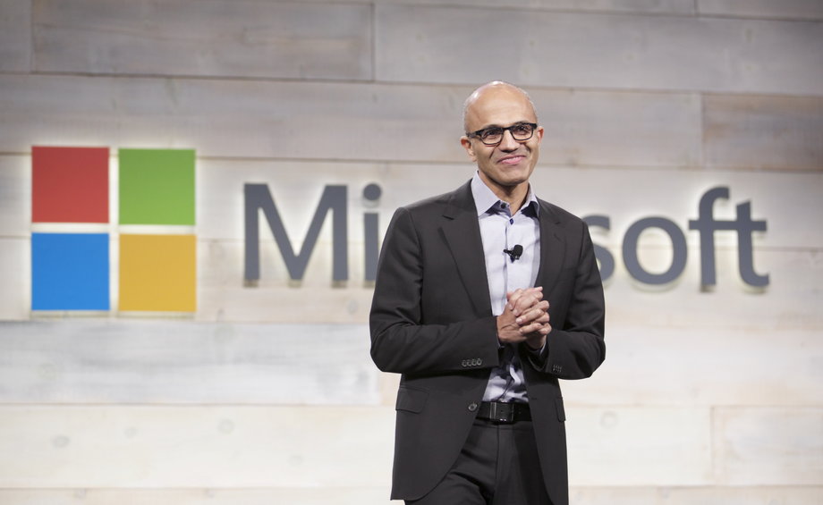Satya Nadella jest CEO Microsoftu od 2014 r. Za jego czasów Microsoft stał się firmą wartą ponad bilion dolarów