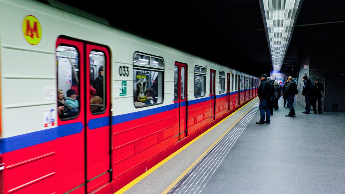 Metro już kursuje normalnie - poinformował rzecznik Warszawskiego Metra Krzysztof Malawko. W czwartek rano doszło do awarii na stacji Kabaty.