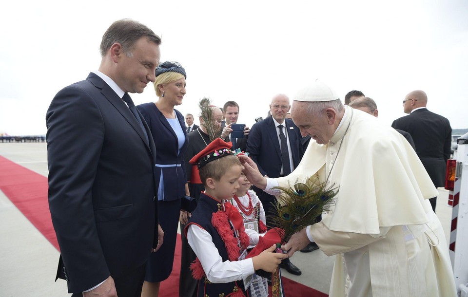 
Pierwsze słowa papieża Franciszka w Polsce. Apel o solidarność z uchodźcami
