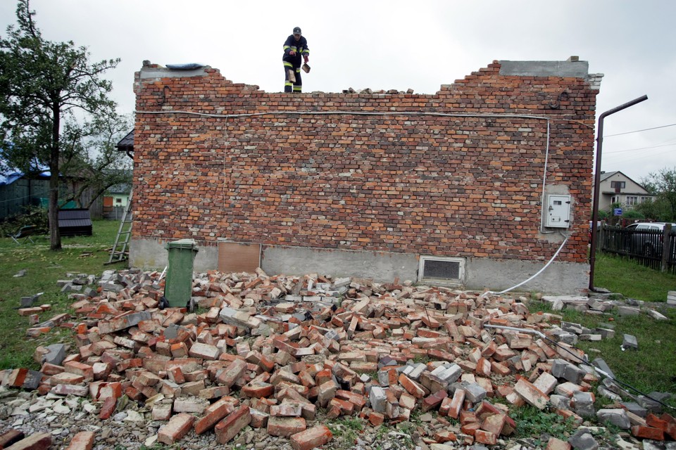 Mnichów po przejściu nawałnicy, fot. PAP/Piotr Polak