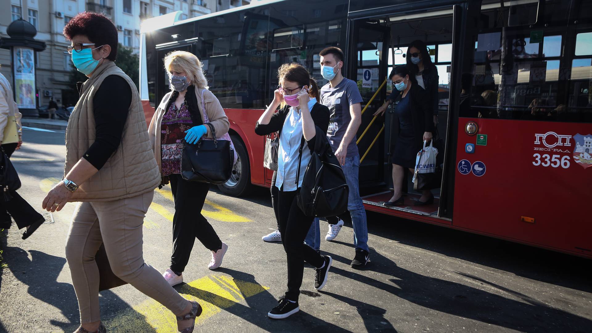 Ko ne nosi masku, biće izbačen iz prevoza - osim ugostitelja, i putnike u busevima čeka jača kontrola