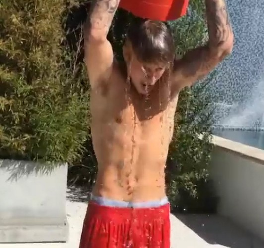 Justin Bieber ALS Ice Bucket Challenge