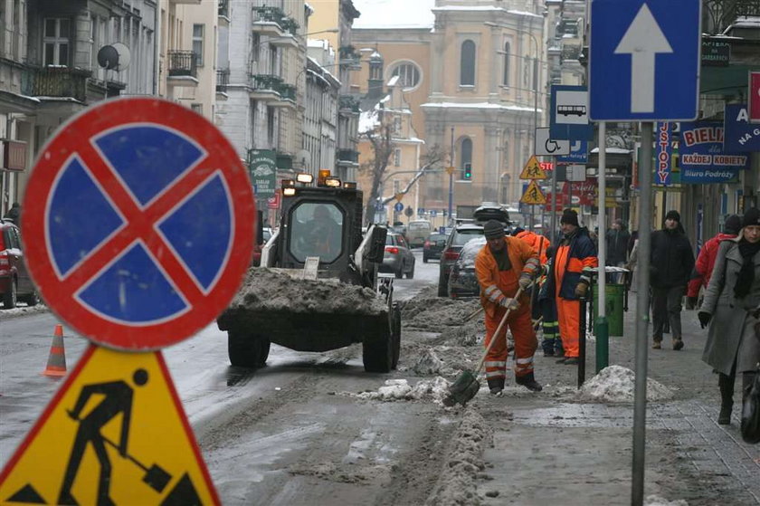 Wywożą śnieg z miasta