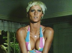 Zobacz, jak oszpecili piękną modelkę