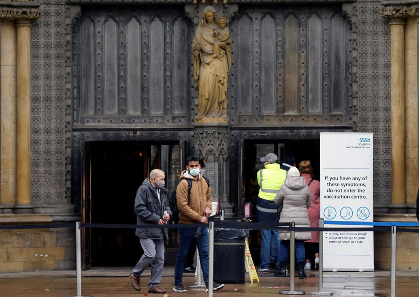 Szczepionka na COVID-19. Nie tylko Opactwo Westminsterskie