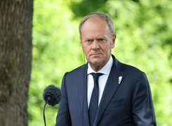 Kontrowersje wokół Karola Nawrockiego. Donald Tusk zabrał głos: Brzydko pachnie