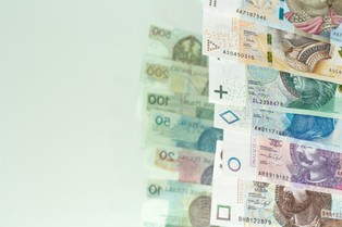 5,56 mld zł nadwyżki zamiast 21,16 mld zł deficytu. Resort finansów podał wyniki samorządów