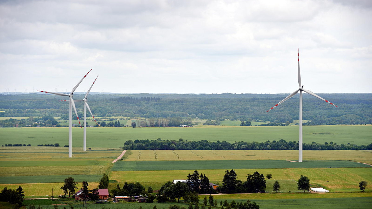 28 MW energii elektrycznej produkuje farma wiatrowa Wojciechowo (Pomorskie), uruchomiona w piątek przez spółkę PGE Energia Odnawialna SA. Farma znajduje się w powiecie lęborskim. Składa się z 14 turbin o mocy 2 MW każda.