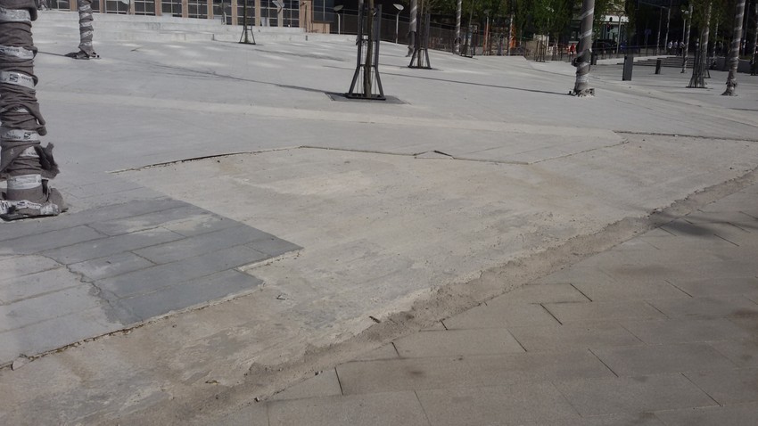 Predviđeno je skidanje sloja polimer-betona koji se odvojio