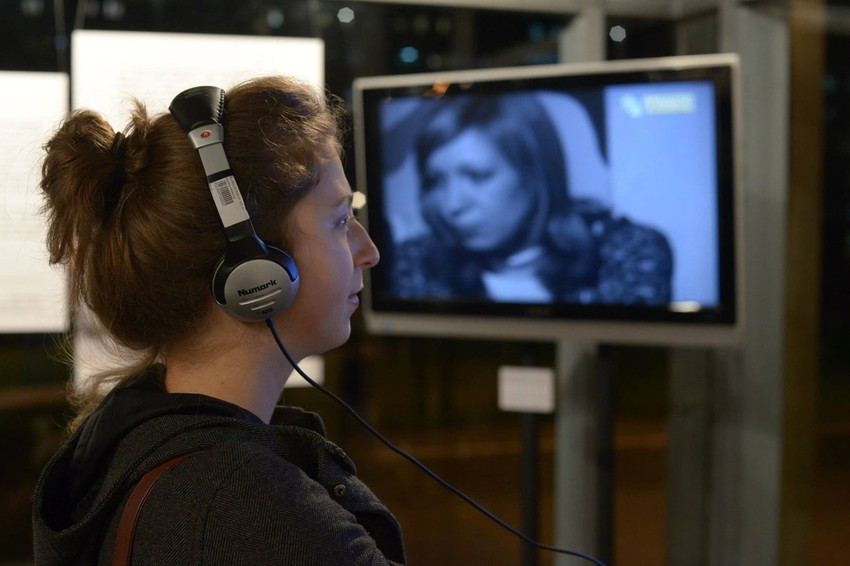 Na izložbi je zastupljen i audio-vizuelni materijal iz redakcije za istoriografiju TVB i Zagreb filma