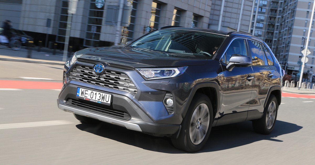 Toyota RAV4 2.5 Hybrid 4x4 hybryda do miasta czy w teren