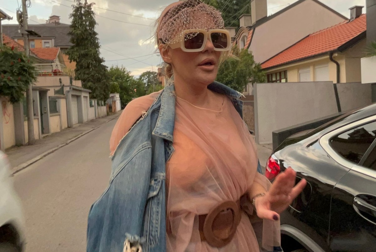 Ана Николиќ во јавноста по скандалот