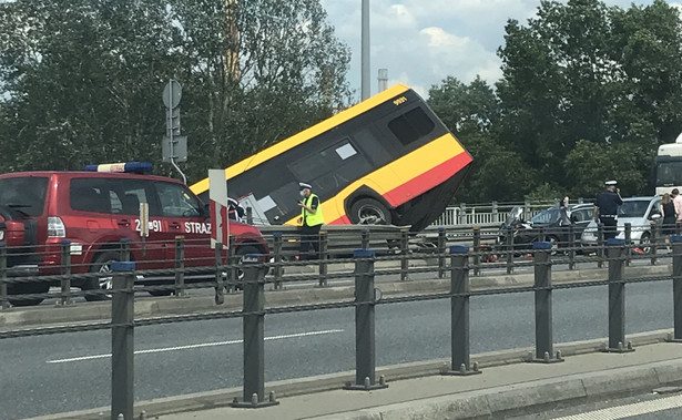 Wypadek autobusu w Warszawie