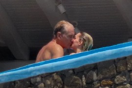 Glumac (67) kog zna cela Srbija sa ŽENOM I ĆERKOM i obe imaju po 28 GODINA! "Mene SRAMOTA na njegov red", a kada saznaju sve detalje priče, neki i promene mišeljenje