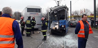 Autobus wbił się w tramwaj