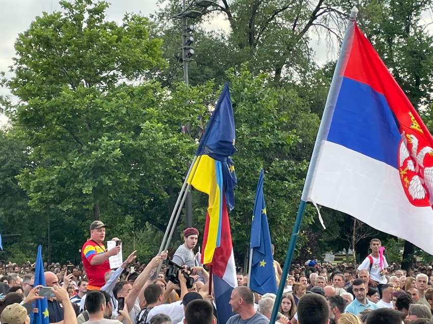 Ukrajinska zastava, protest, Beograd (24.06)