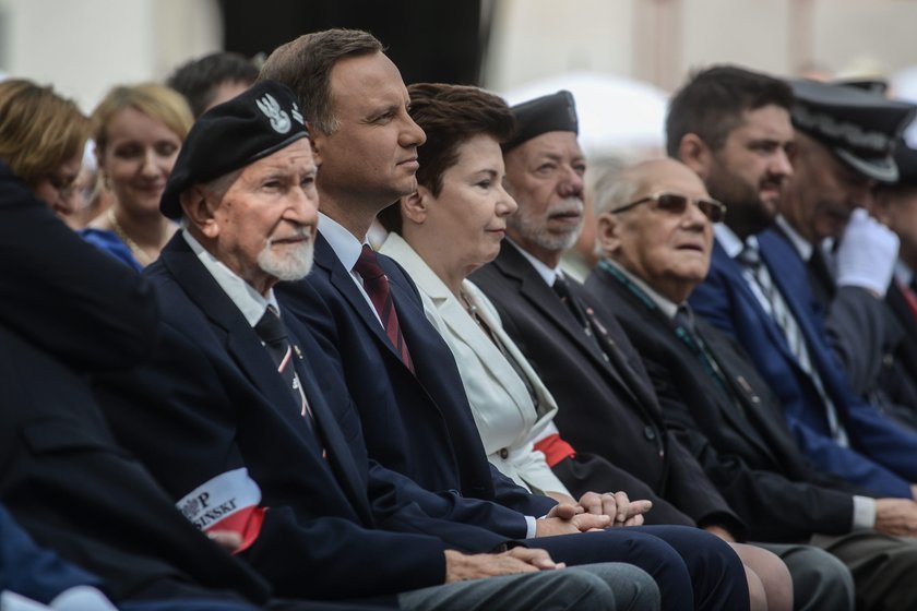 Pod adresem rządzących padły ostre słowa o tym, że "powstańcy  będą zmuszeni umierać pod płotem"