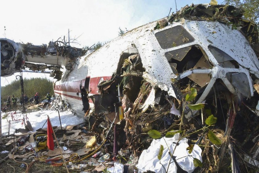 Five dead as An-12 military aircraft crash-landing in Lviv region