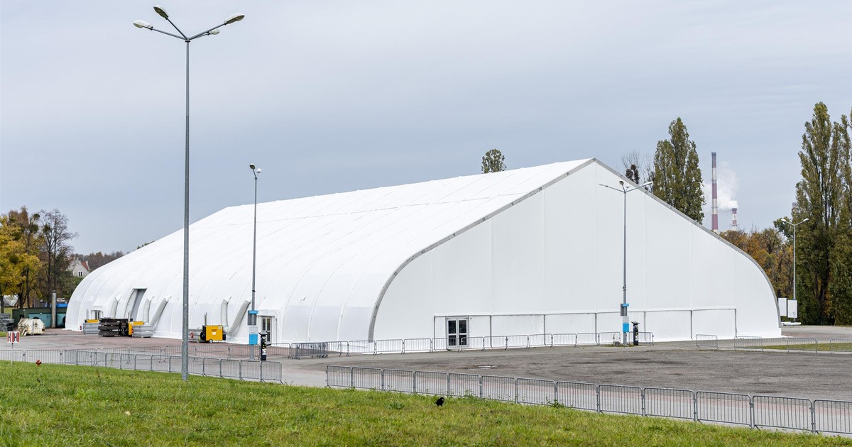 Odwiedź lodowisko na Placu Zebrań Ludowych!