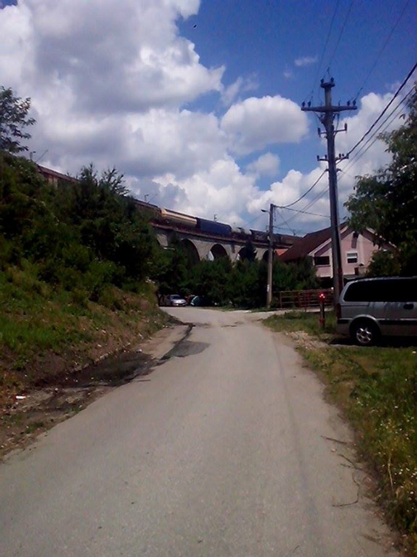 Voz sa opasnim materijama prolazi iznad kuća žitelja Kijeva