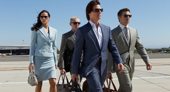 Oto trwający ponad dwie minuty trailer, w którym Cruise zwisa z lecącego samolotu: