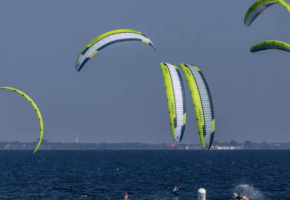 Polscy Kitesurferzy w szczytnym celu. Chodzi o zanieczyszczenie Bałtyku