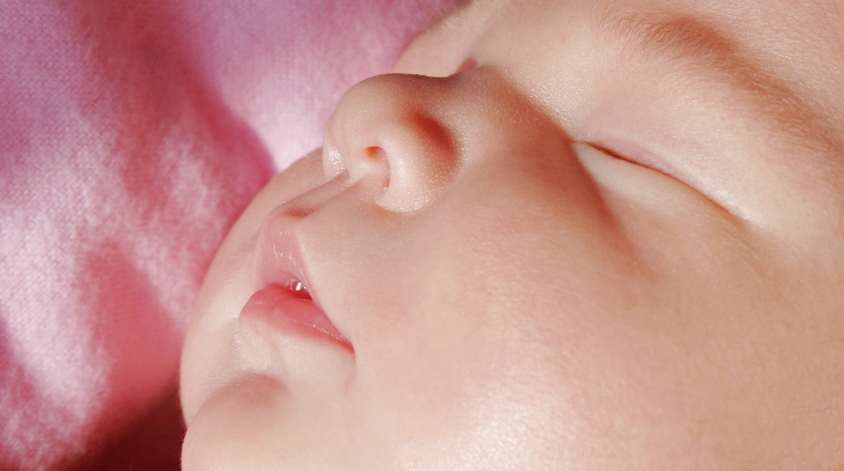 Почему у новорожденного нос. Носы новорожденных детей. Большой нос у новорожденного. Почему у новорожденного нос. Грудной ребенок.
