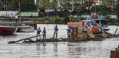 Przepłynęli 700 km na drewnianych tratwach! Niezwykli goście w Gdańsku