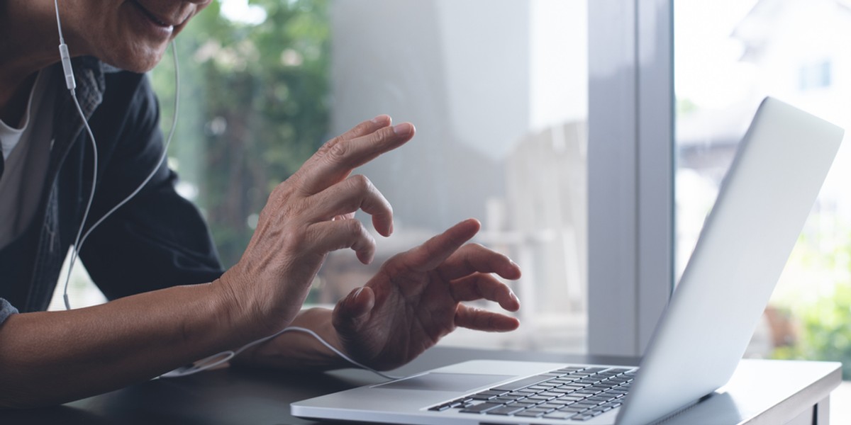 Zwolnienie pracownicy otrzymają pensję za grudzień i trzymiesięczną odprawę. 