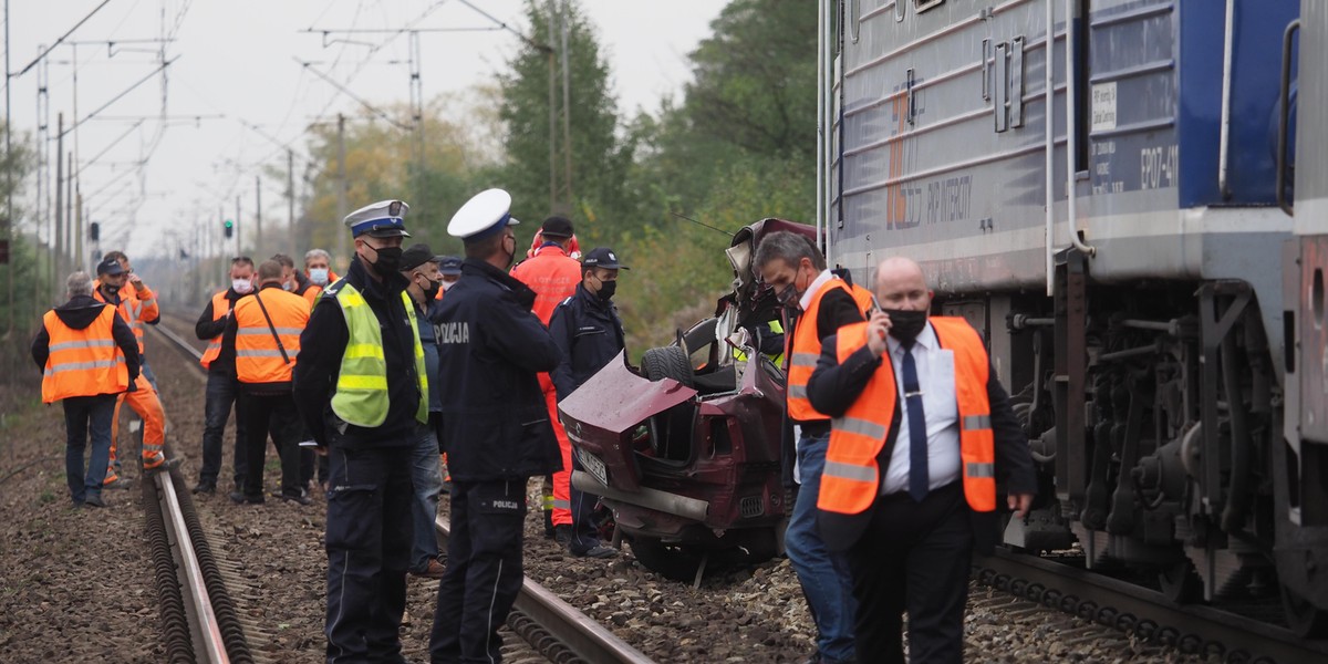 Tragedia na przejeździe kolejowym pod Tomaszowem Maz.