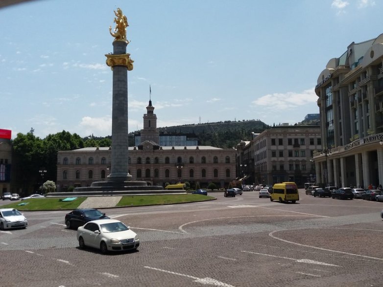 Gruzja - Tbilisi - Rondo Wolności