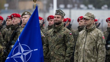 szef wywiadu zaskoczył. "rosja szanuje nato i unika otwartego konflikt