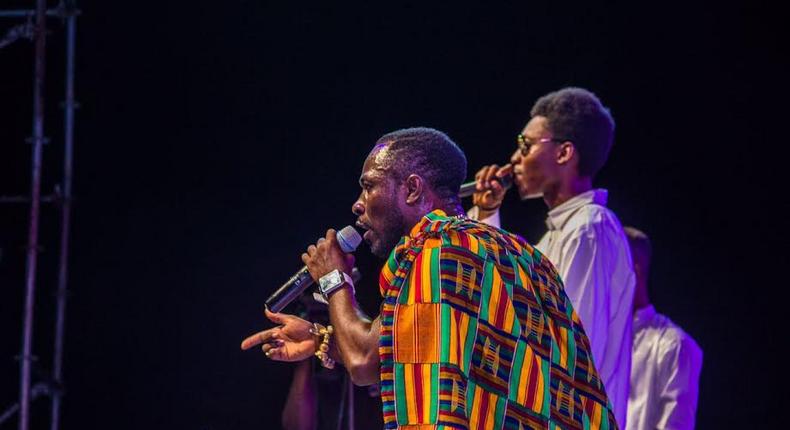 Okyeame Kwame performing with BeatBender