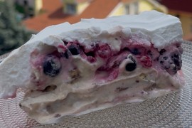 Zaboravljeni recept za NAJKREMASTIJI KOLAČ koji košta manje od 1.000 dinara: Potrebna su vam samo tri sastojka i manje od 15 minuta vremena!