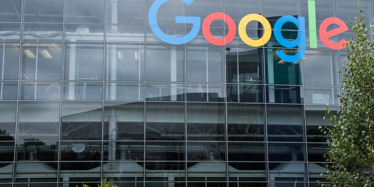 Kotaku donosi, że Google chce połączyć swoją usługę strumieniowania gier z własnym sprzętem dla graczy