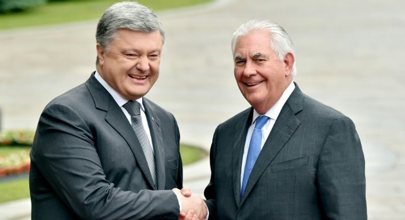 Ukrainian President Petro Poroshenko (left) welcomes US Secretary of State Rex Tillerson to Kiev on July 9, 2017