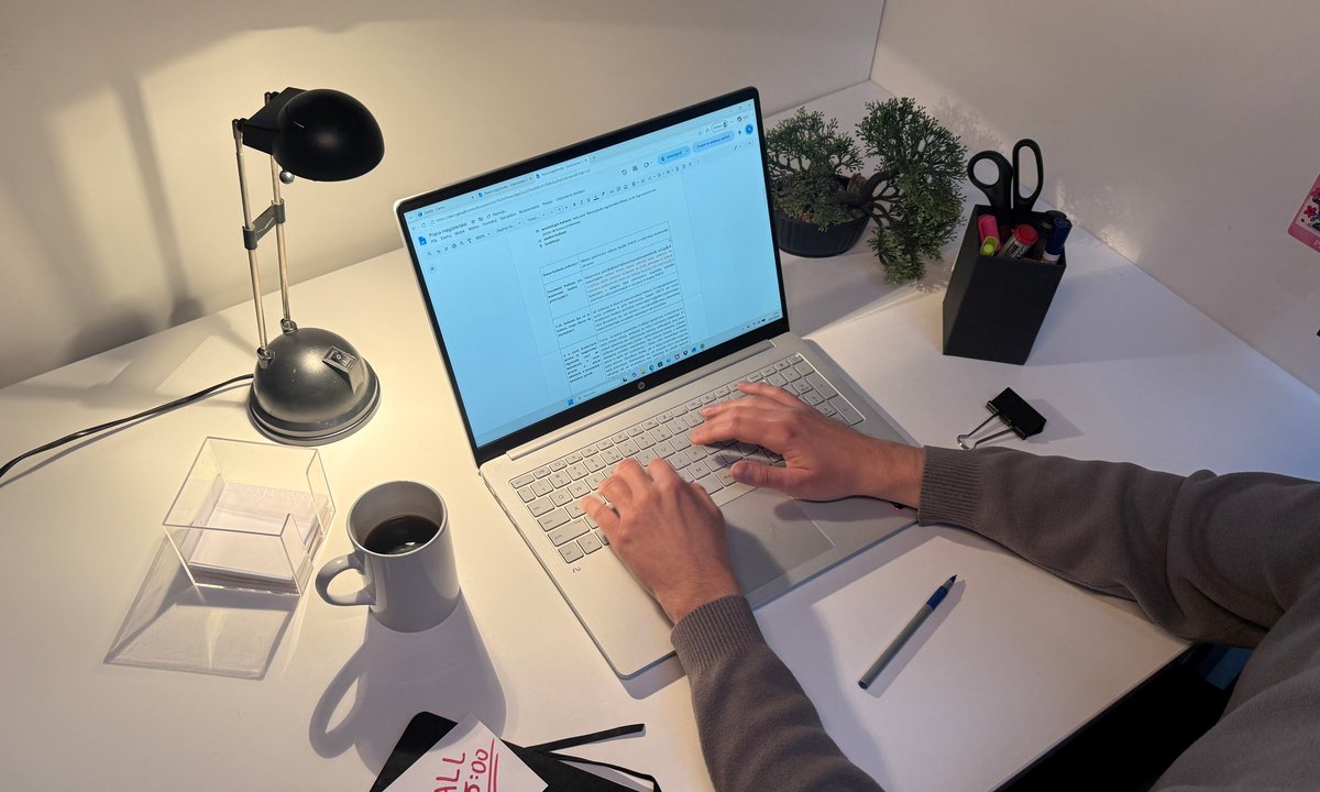 Spędziłem kilka dni z laptopem HP Omnibook 3. Pracujący studenci docenią ten sprzęt