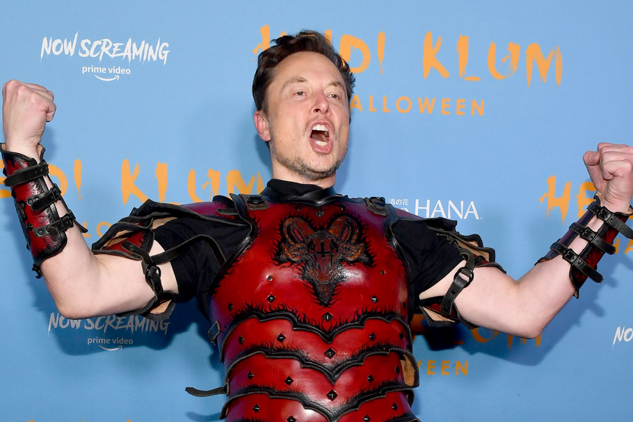 Elon Musk na imprezie z okazji halloween 