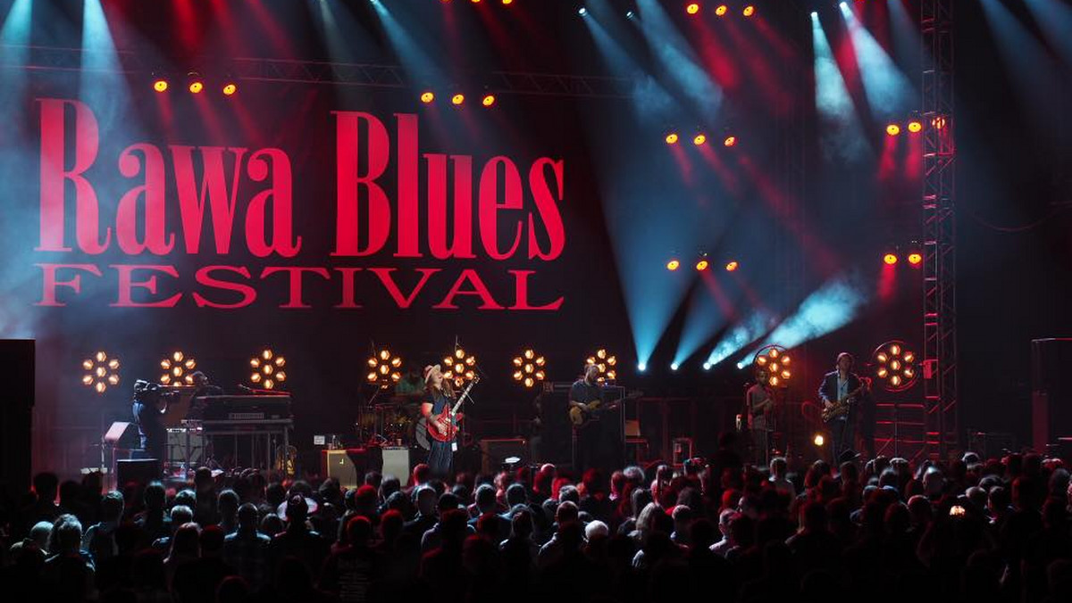 Rawa Blues to impreza będąca przeciwieństwem wielkich festiwali muzycznych w Polsce. Nie ma dużego sponsora tytularnego, a mimo to na wydarzenie co roku przyjeżdżają tysiące osób, by cieszyć się z tego, co najważniejsze na koncertach - muzyki. W czasie tej edycji nic się w tej kwestii nie zmieniło. Pomimo że obok Spodka rywalizowali… strongmani.