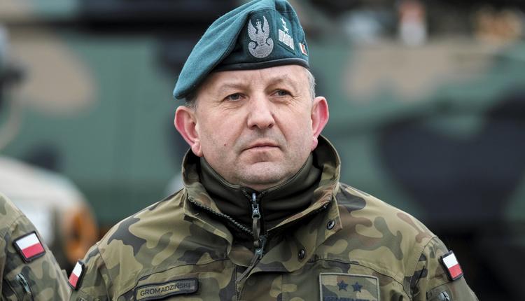 Gen. Gromadziński odwołany. Wojskowy wydał oświadczenie