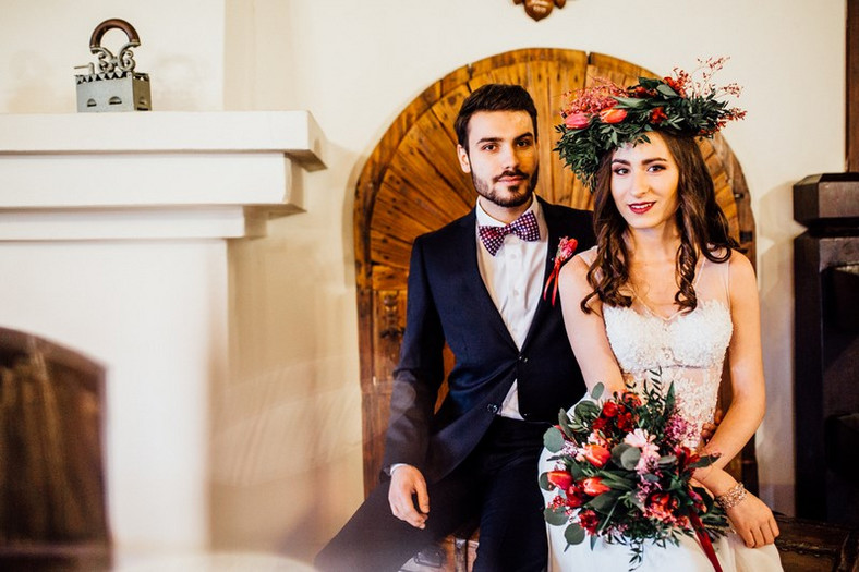 Rystykalne wesele w odcieniach burgunda