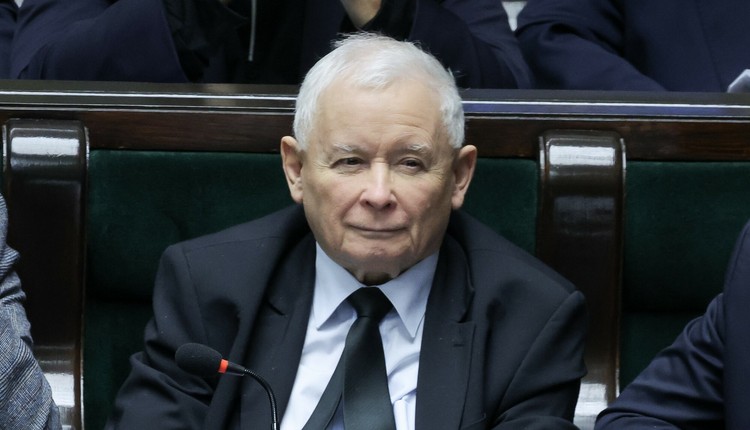 Prezes PiS wyszedł ze szpitala. Jakie są zalecenia lekarzy?