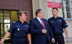 Wiceminister Zieliński odwiedził policjantów z Giżycka: Ta sytuacja nie zachwieje dobrej współpracy między MSWiA, a MON