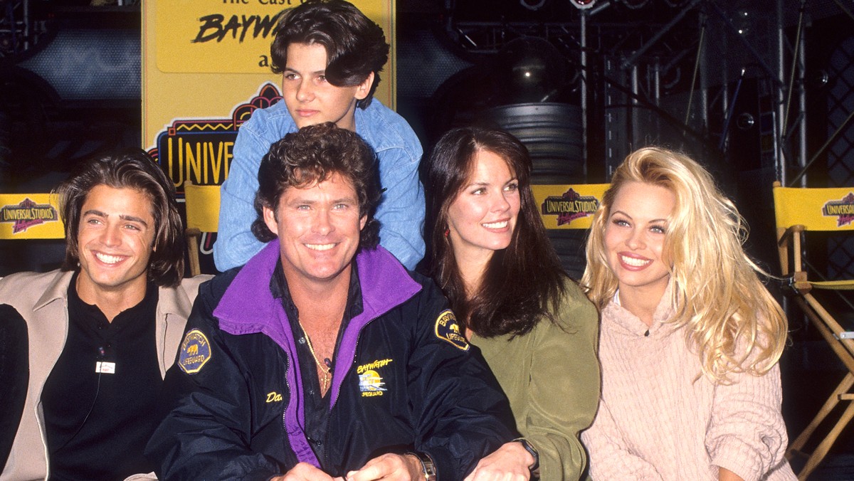 David Charvet, David Hasselhoff, Alexandra Paul, Pamela Anderson i Jeremy Jackson (z tyłu)