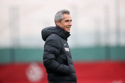 Lewandowski i Glik nie zagrają z Węgrami. Sousa: Rozważałem to wcześniej