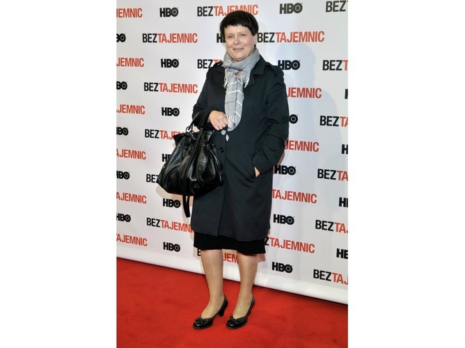 Ilona Łepkowska - w klasycznym trenczu każdy wygląda dobrze.